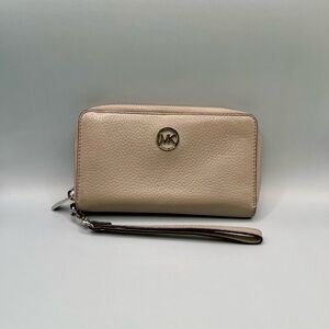 Michael Kors Pebble Leather Wallet Jet Set Zip Around Wristlet PRISTINE.